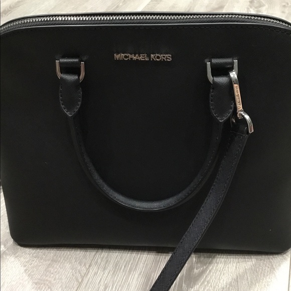 Michael Kors black handbag - Picture 2 of 10